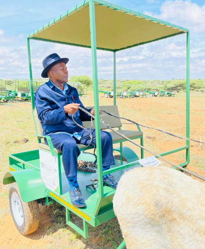 It has been reported that the North West government has spent around R780 000 buying donkey carts as they are looking to empower the community.