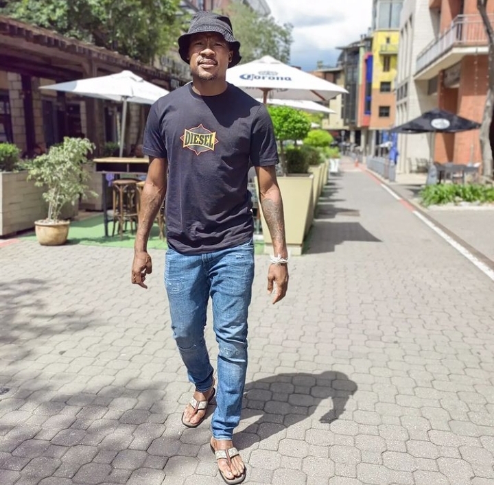 While many prefers to call him Ganda Ganda, however, his real names are Thamsanqa Gabuza. The talented South African football player previously played for clubs like Orlando Pirates and Lamontville Golden Arrows in the South African top flight.