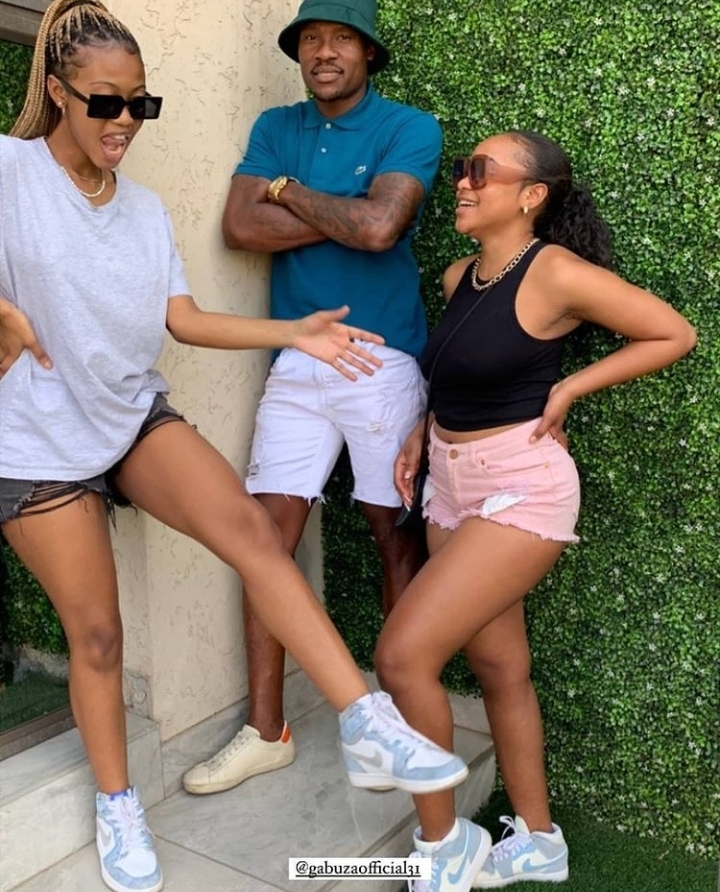 While many prefers to call him Ganda Ganda, however, his real names are Thamsanqa Gabuza. The talented South African football player previously played for clubs like Orlando Pirates and Lamontville Golden Arrows in the South African top flight.