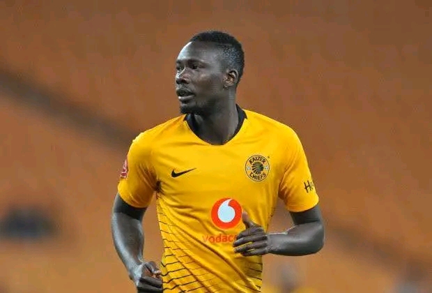 It has been reported that Kaizer Chiefs has offered their defender Eric Mathoho to their rivals Swallows Football Club.