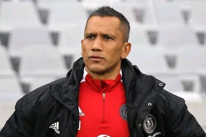 Former Orlando Pirates co-head coach Fadlu Davids has landed himself a new job and will join former Buccaneers coach Josef Zinnbauer at Lokomotiv Moscow.