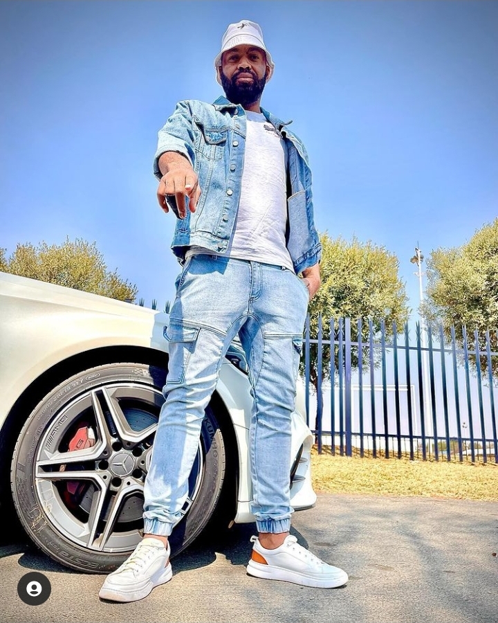 Itumeleng Khune with his car