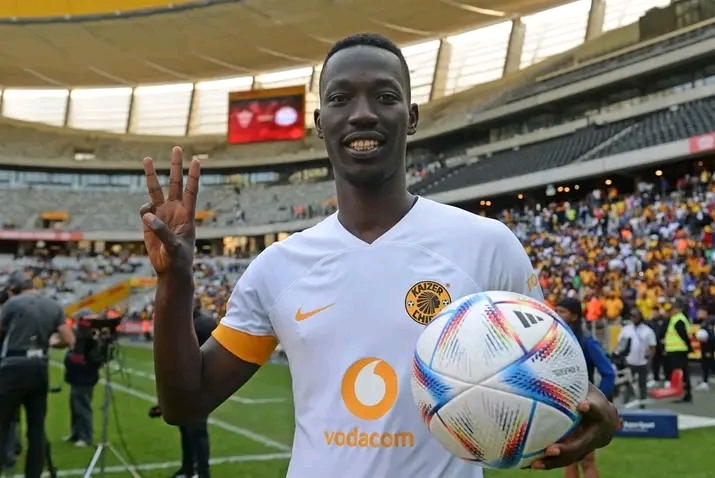 We will take a look at the current salary of the Kaizer Chiefs striker Bonfils-Caleb Bimenyimana on how much he is earning monthly.