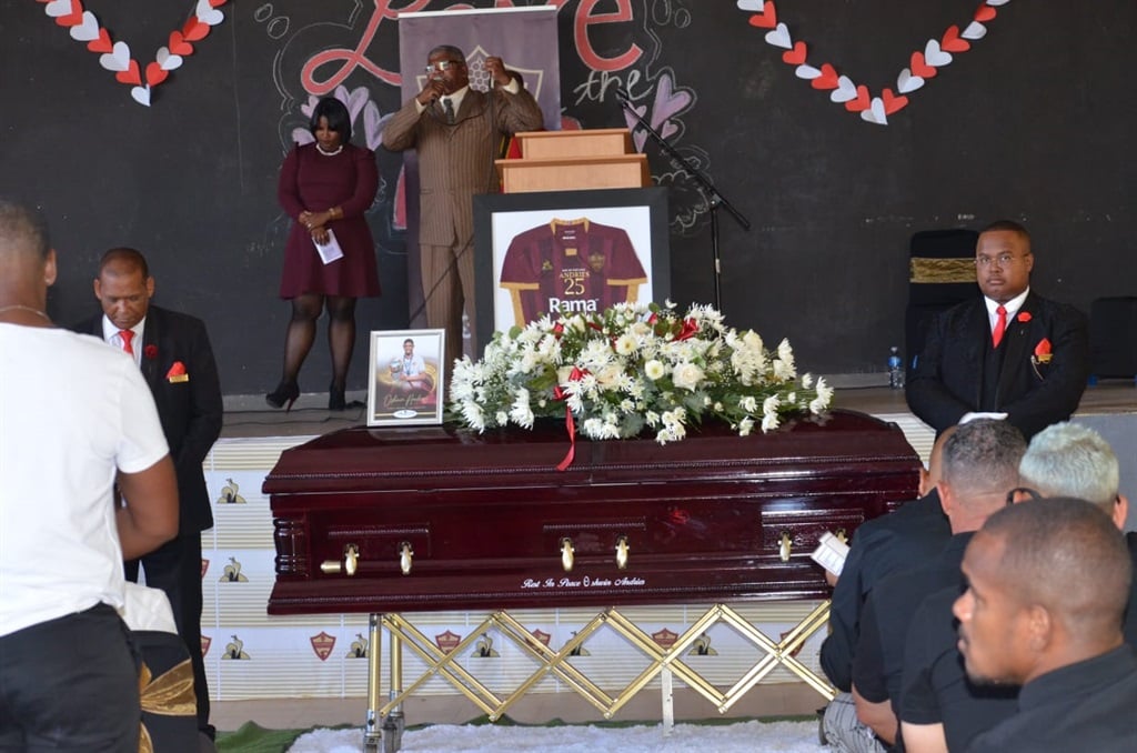 Hundreds of supporters, family and friends have gathered to bid farewell to Stellenbosch FC star Oshwin Andries.