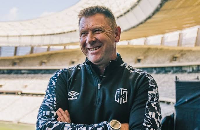 In our latest article, we will be taking a look at the highest paid professional coaches in the South African Premier Soccer League (PSL). Here is the top SEVEN list Below:
